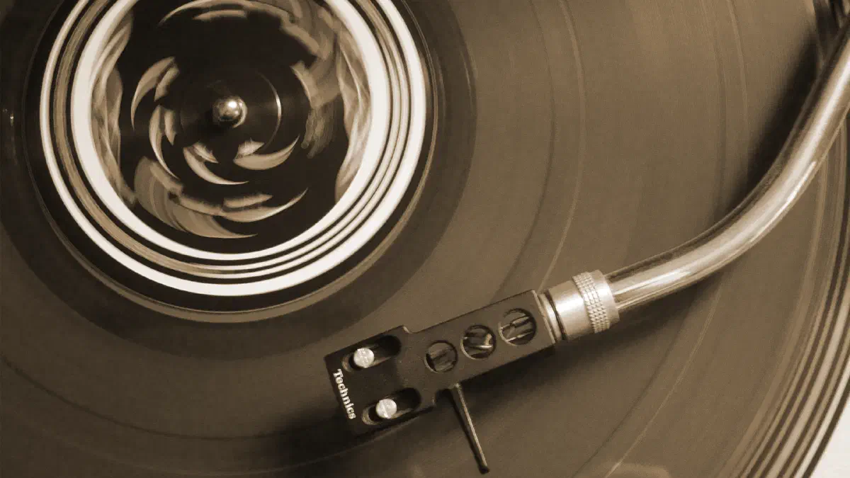 Plattenspieler einstellen, leicht gemacht: So justierst du in 4 Schritten deinen Plattenspieler